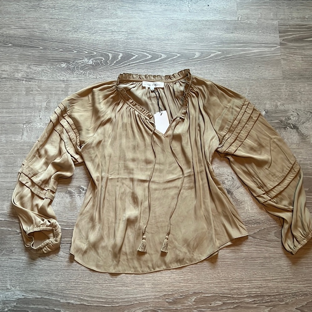 Puff sleeve blouse in green